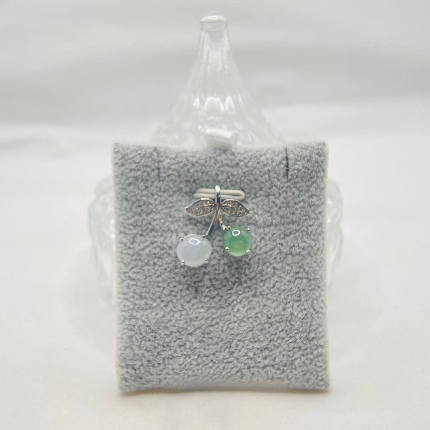 【Pendant】Natural emerald pendant around with silver